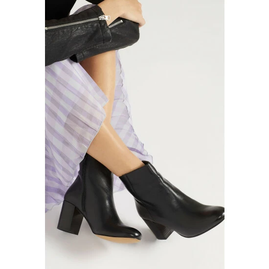 unnamed-file-1059.jpg Jones Bootmaker Neptune Leather Ladies Heeled Ankle Boots -Jones Bootmaker shop unnamed file 1059